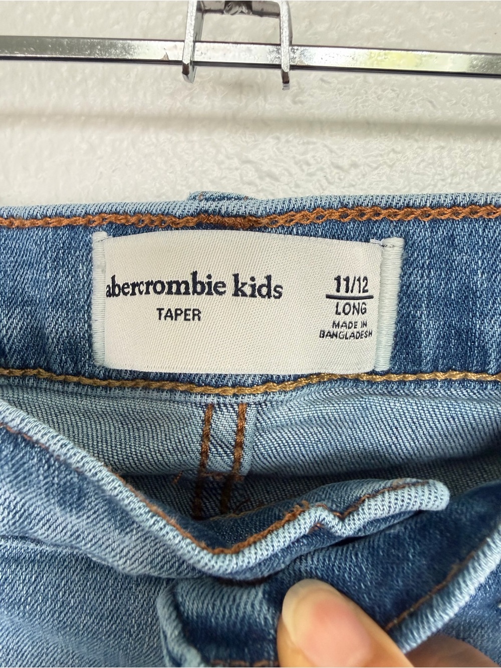 Abercrombie Kids Jeans Boys 11/12 Long Denim Taper Casual Preppy Pant - Picture 3 of 13